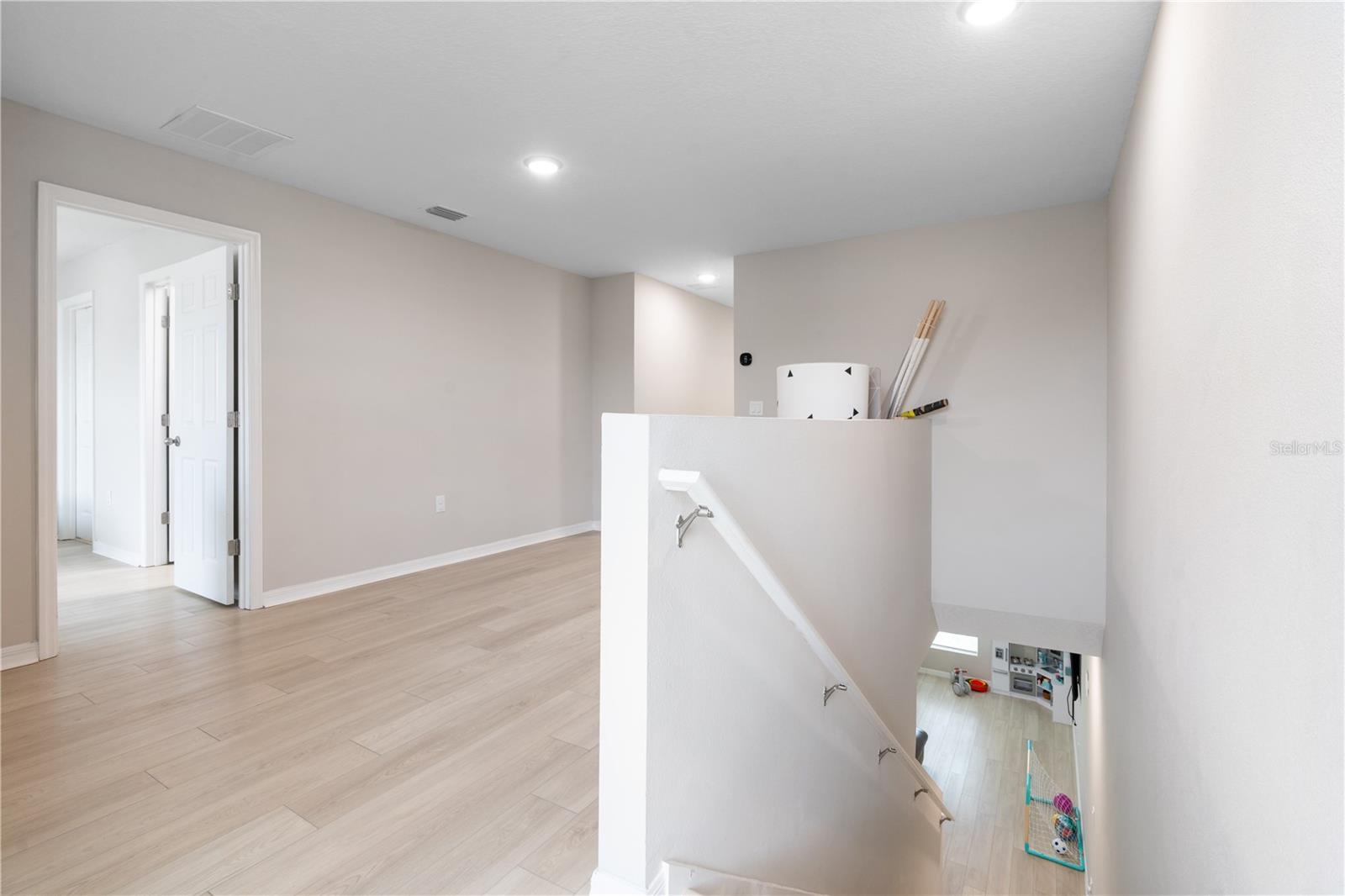 5528 SUMMER SUNSET DR