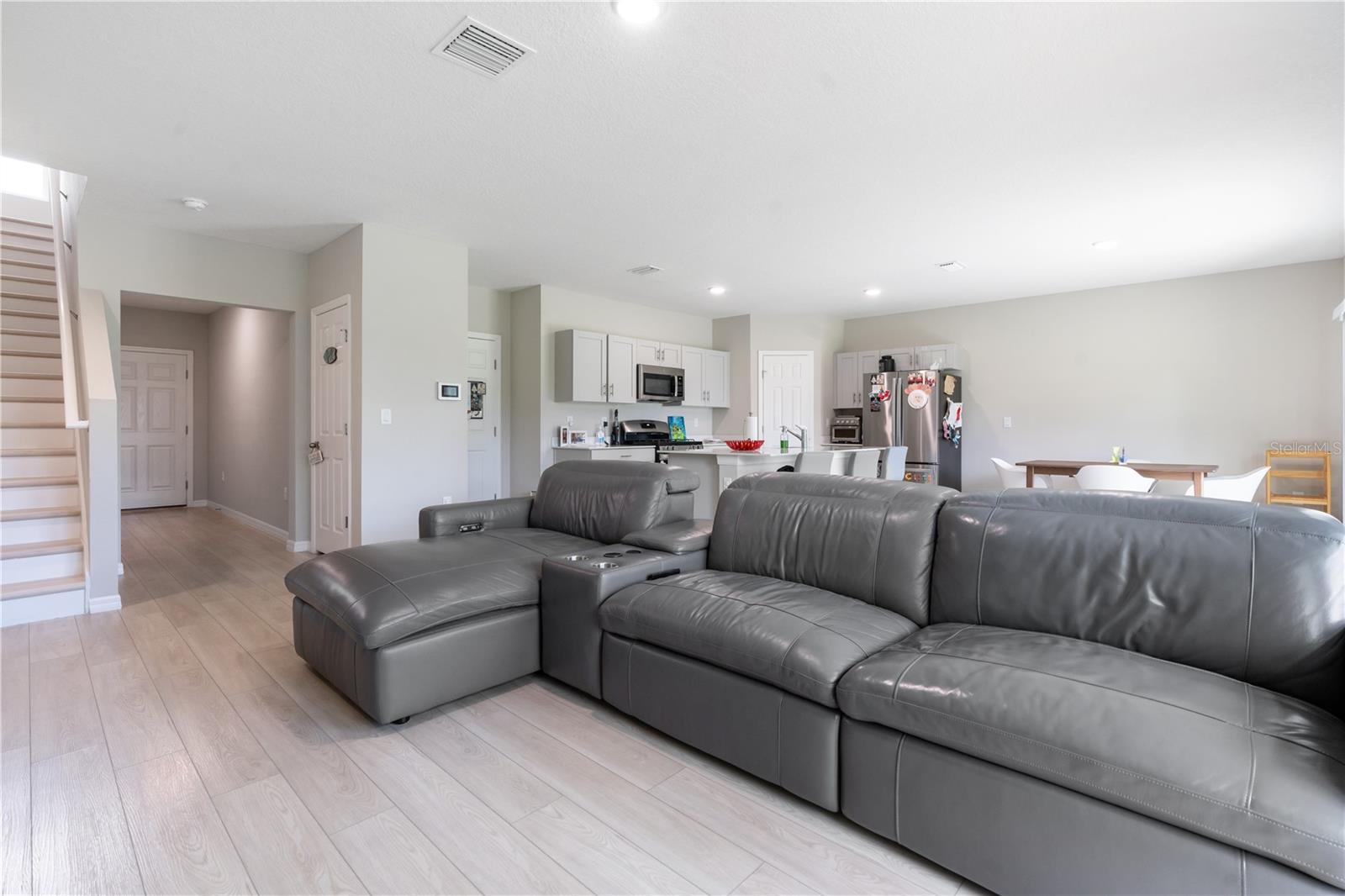 5528 SUMMER SUNSET DR