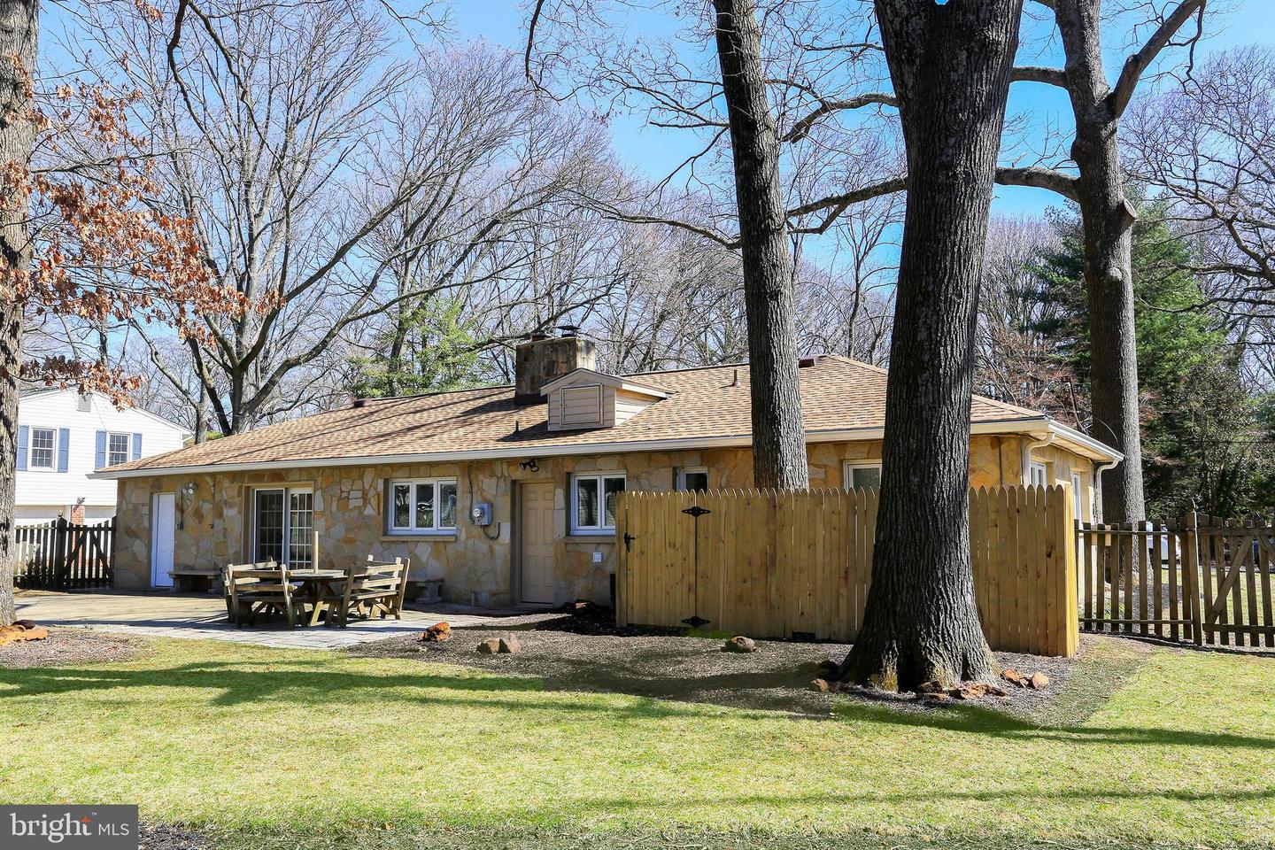 203 KATHLEEN AVENUE