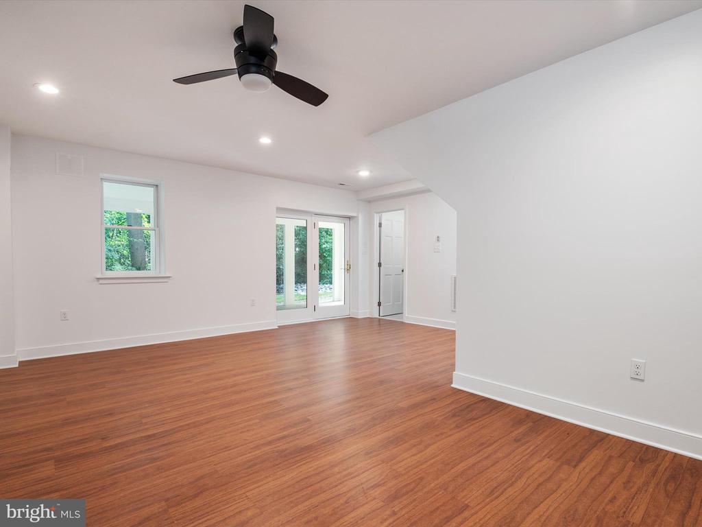 830 Creek View Rd