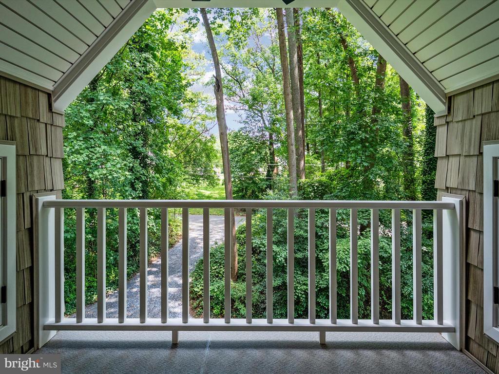 830 Creek View Rd