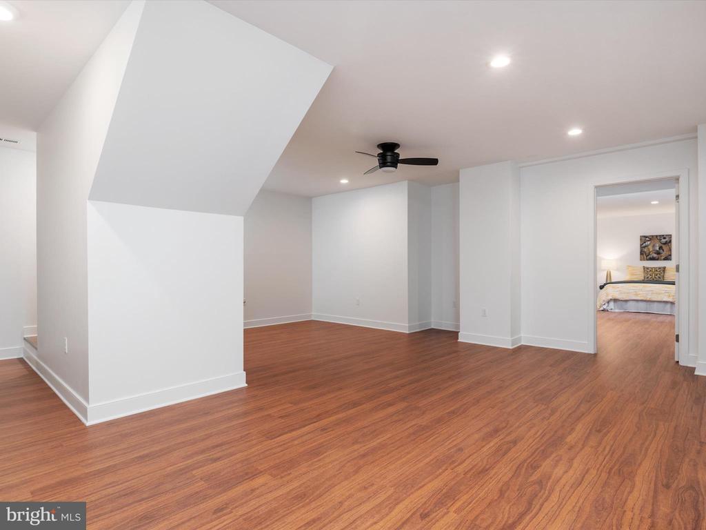 830 Creek View Rd