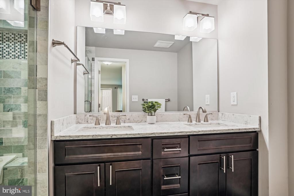 1134 Lake Heron Dr #1a