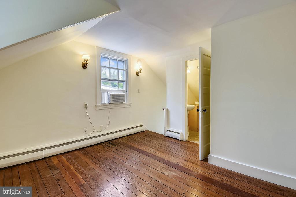 130 MARKET ST