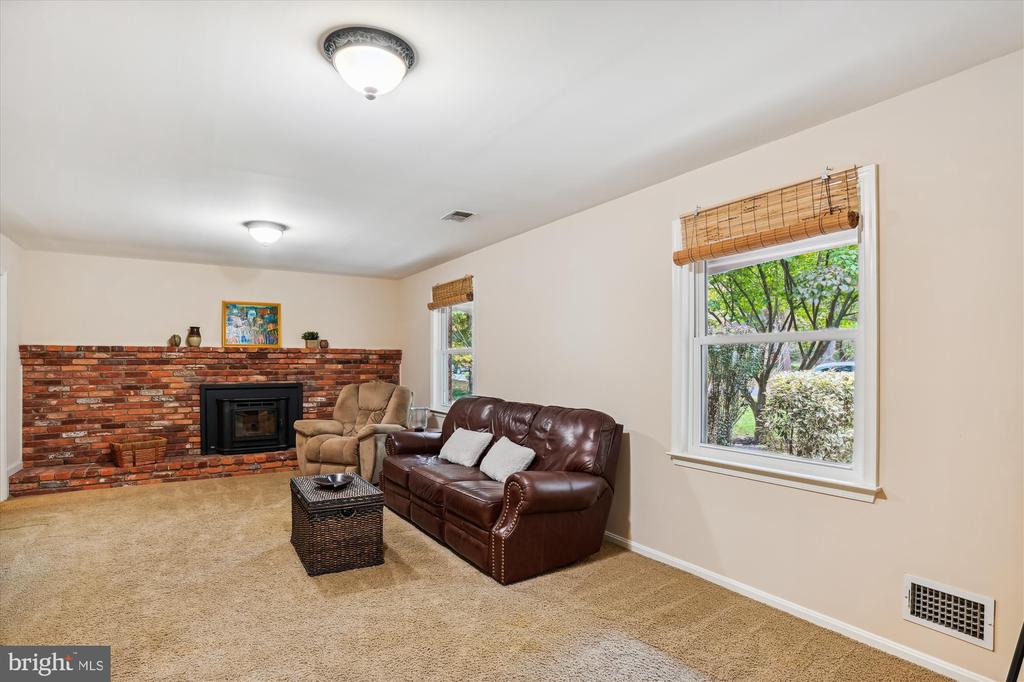 647 Long Meadow Dr