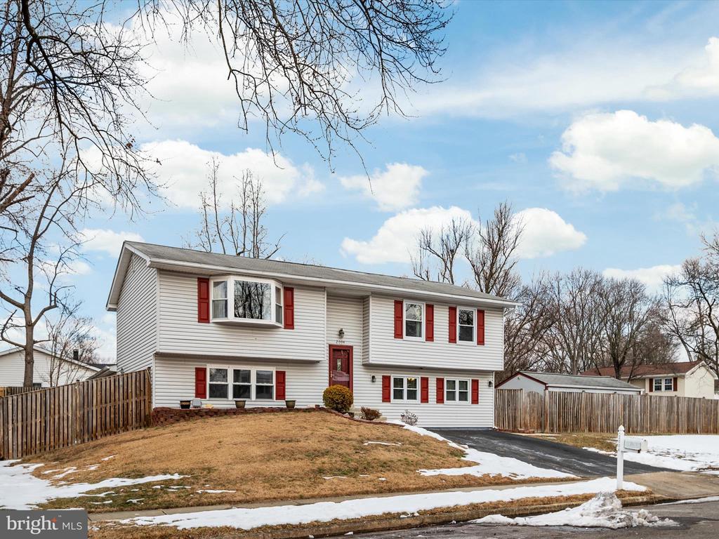 2004 ABERDEEN DRIVE