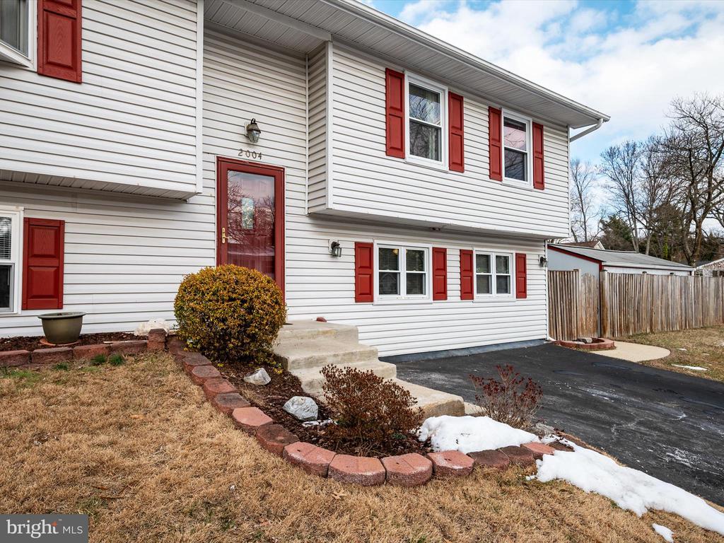 2004 ABERDEEN DRIVE