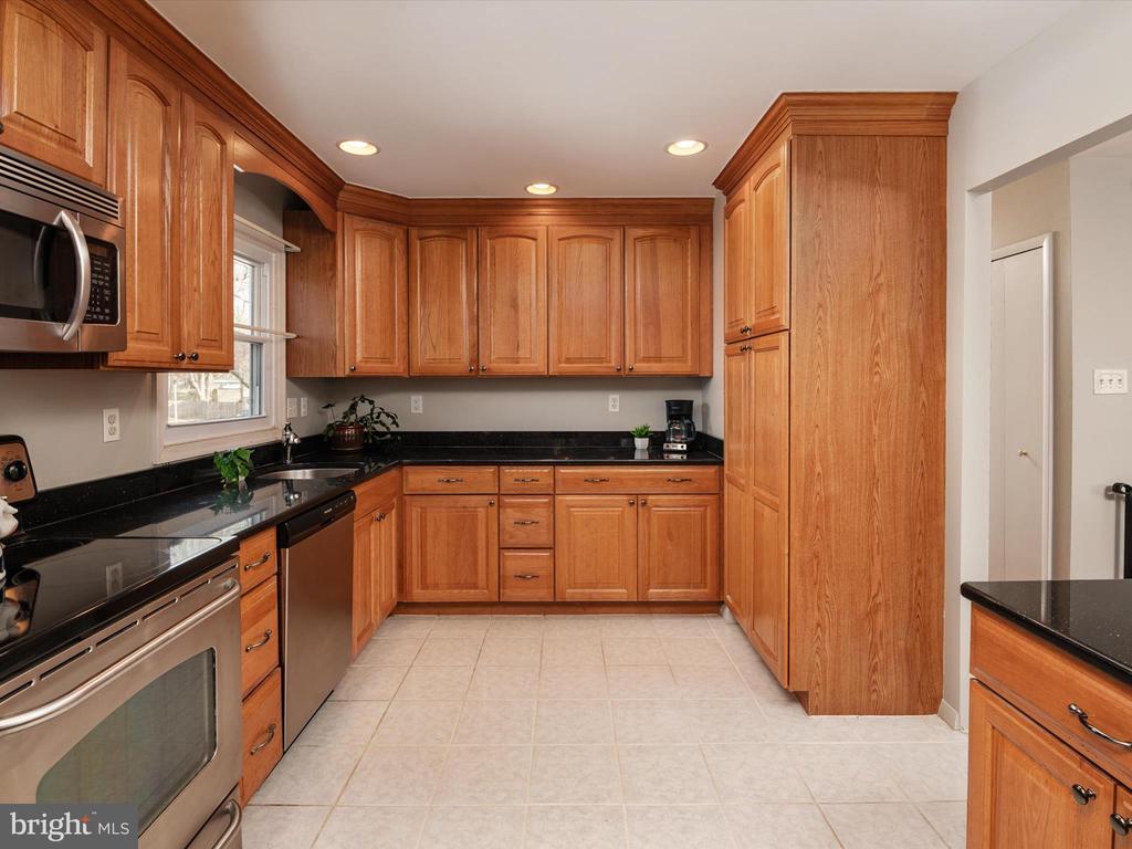 2004 ABERDEEN DRIVE