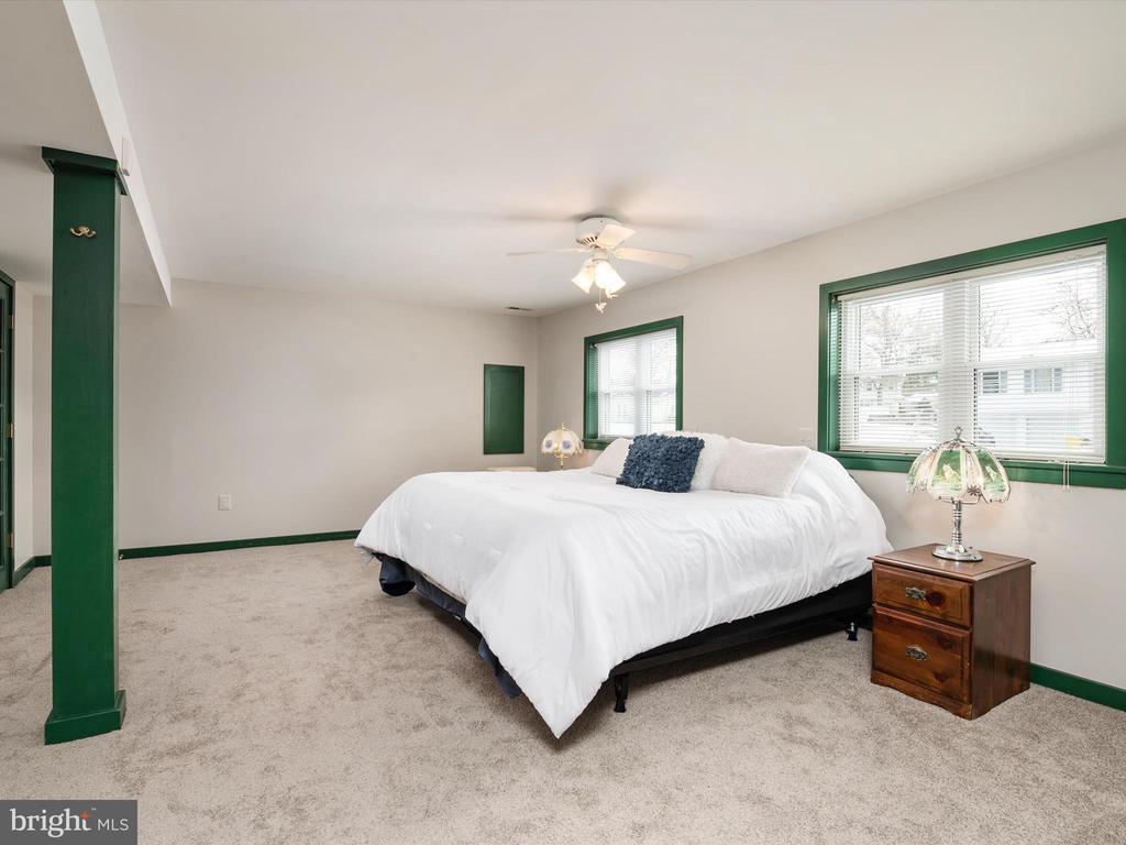 2004 ABERDEEN DRIVE