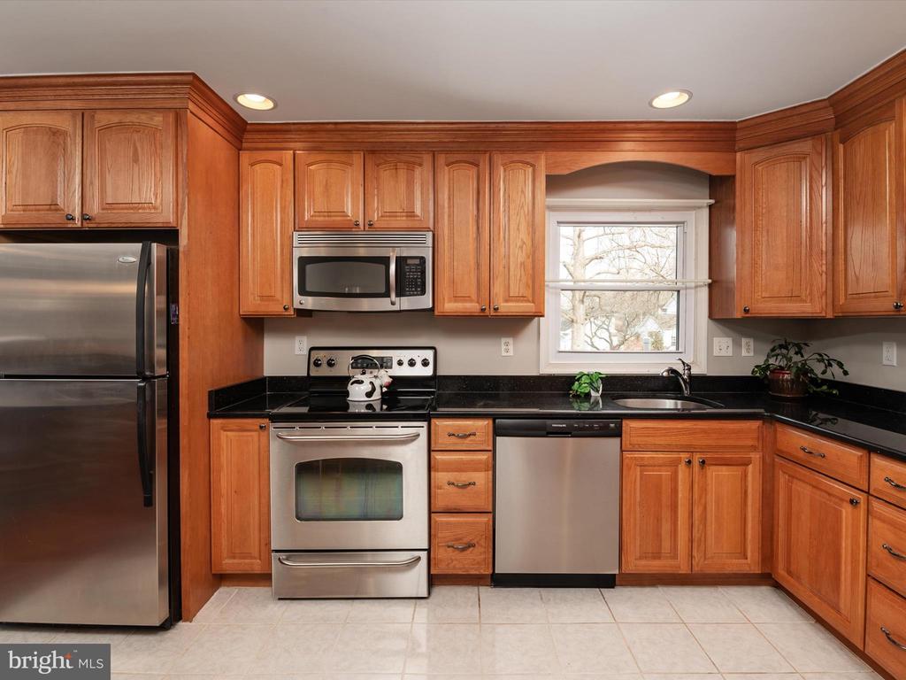 2004 ABERDEEN DRIVE