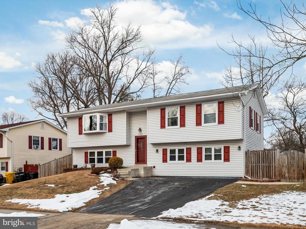 2004 ABERDEEN DRIVE