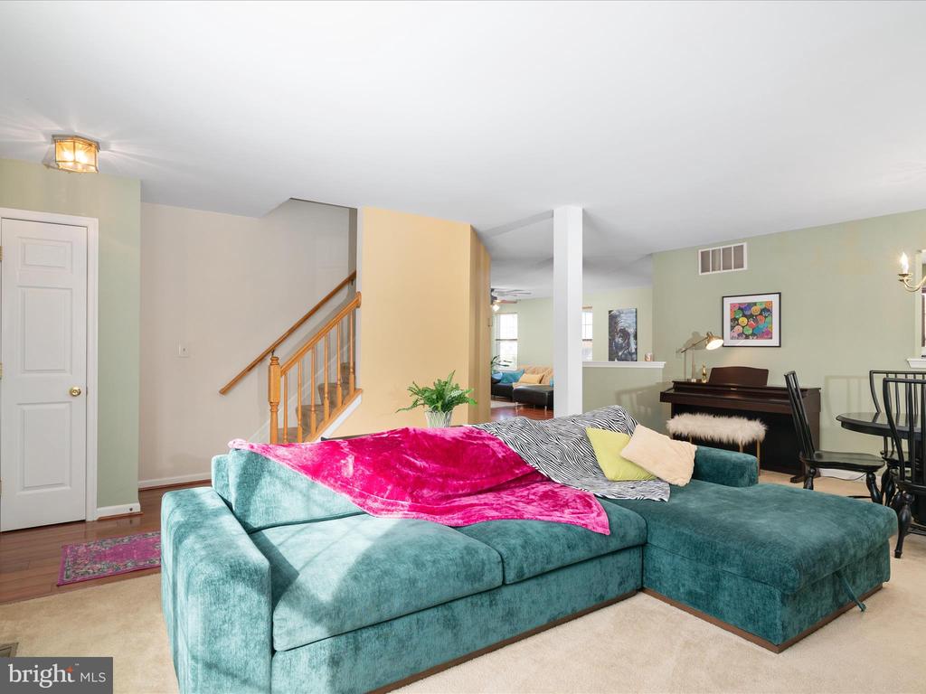8360 GARTELMAN FARM DRIVE