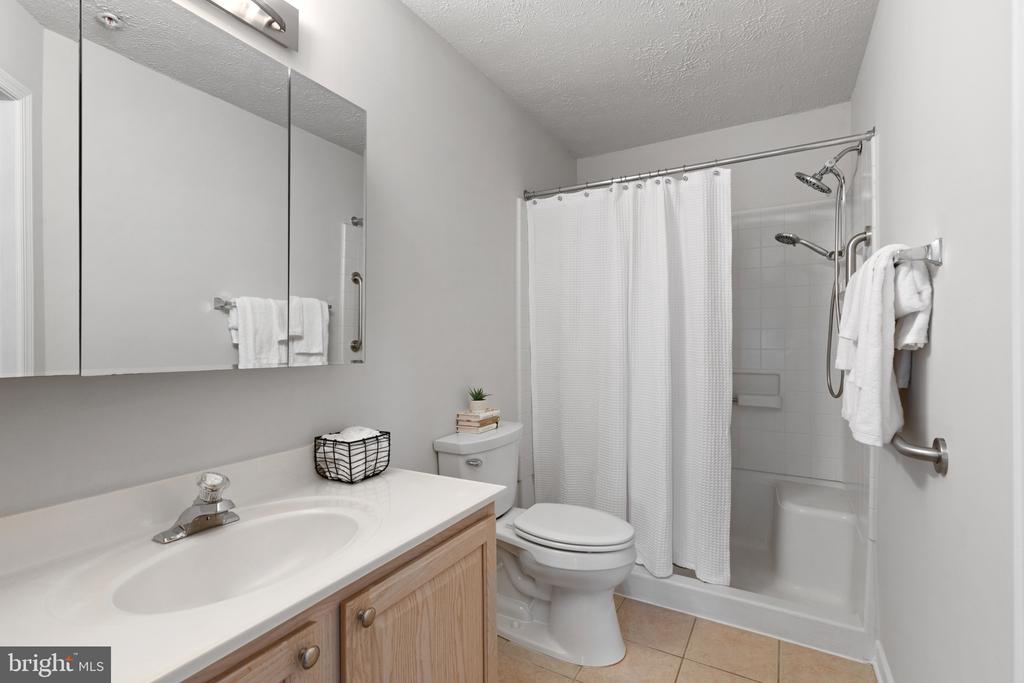 2013 WARNERS TERRACE S Unit: 140