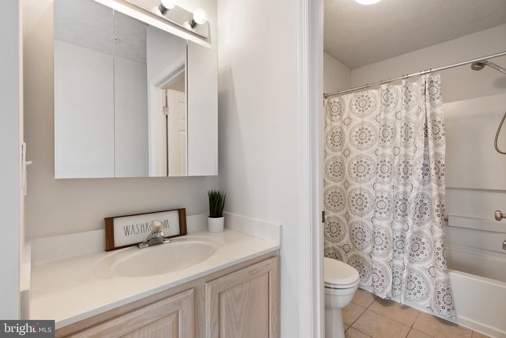 2013 WARNERS TERRACE S Unit: 140