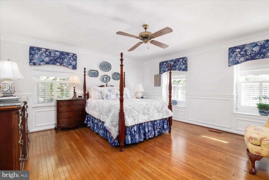 252 BAYSHIRE COURT