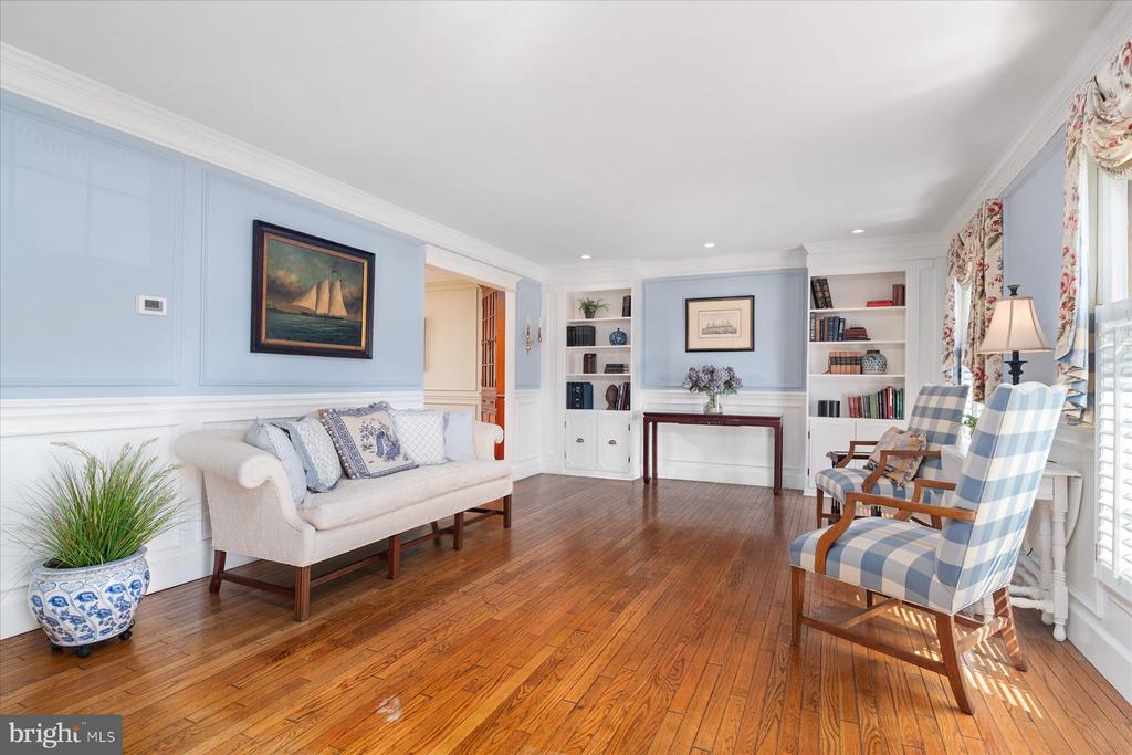 252 BAYSHIRE COURT