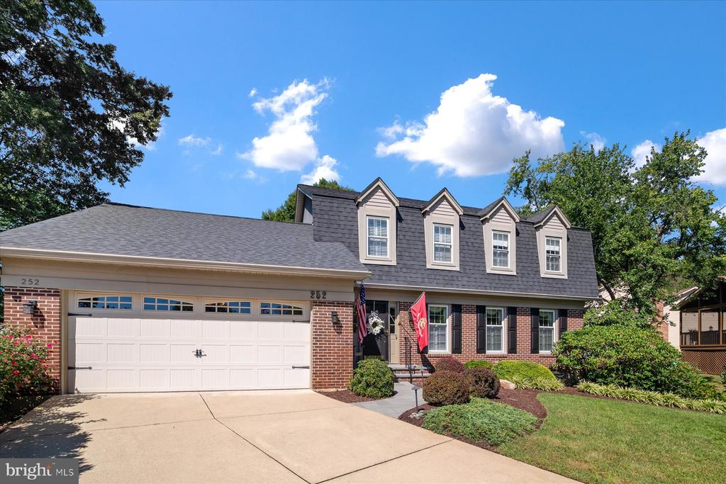 252 BAYSHIRE COURT