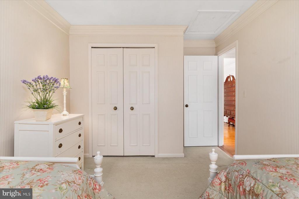 252 BAYSHIRE COURT