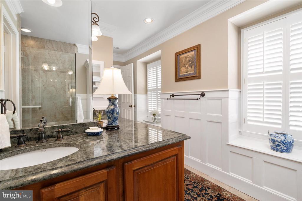 252 BAYSHIRE COURT