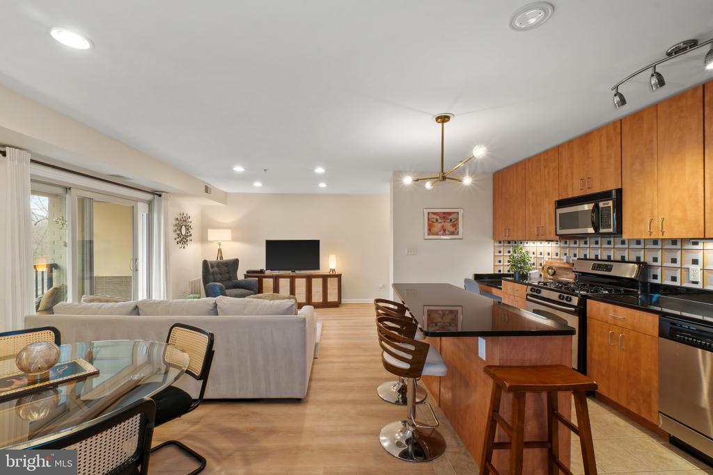 1113 PRIMROSE COURT Unit: 302