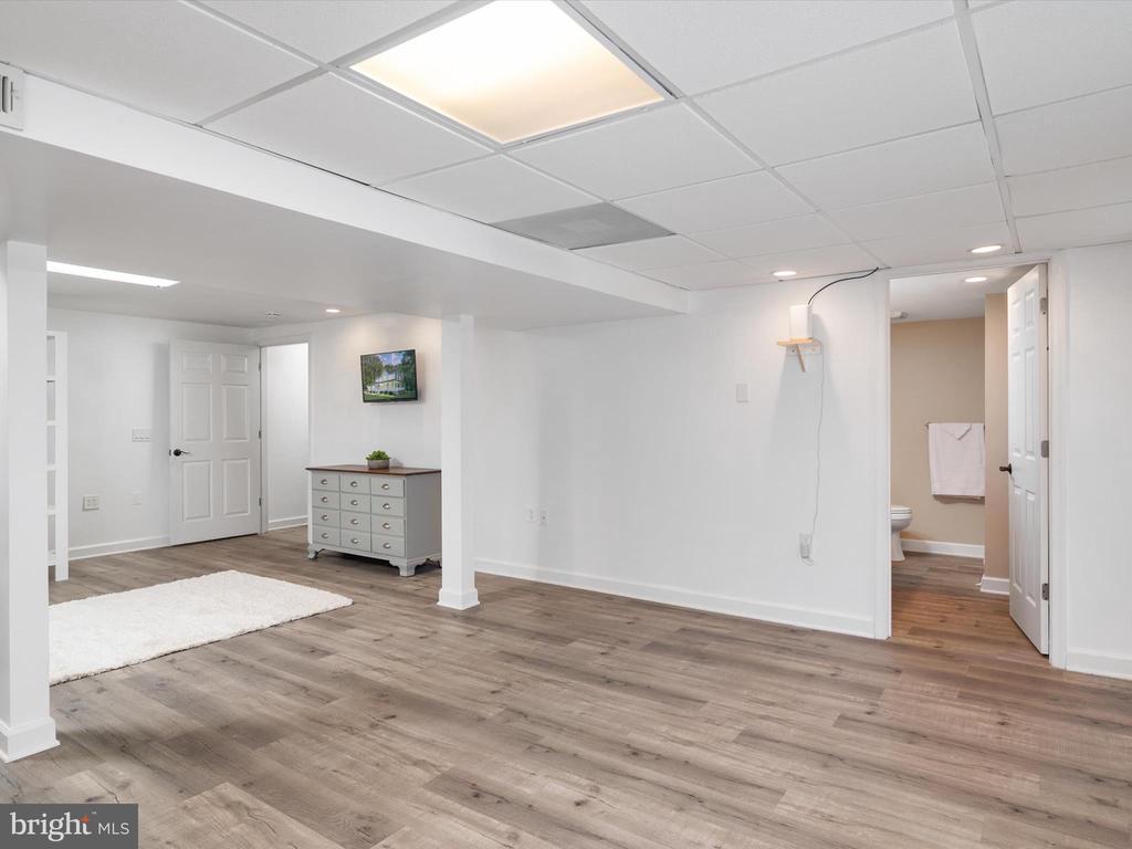 6439 MEADOWLARK DRIVE