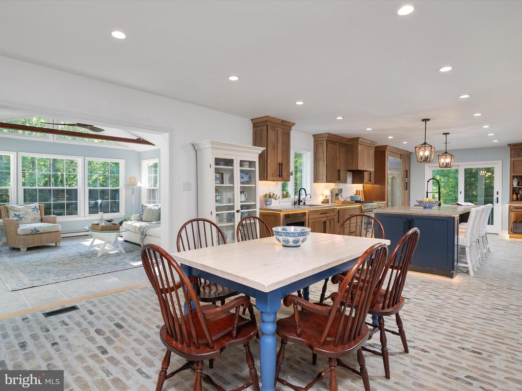 6439 MEADOWLARK DRIVE