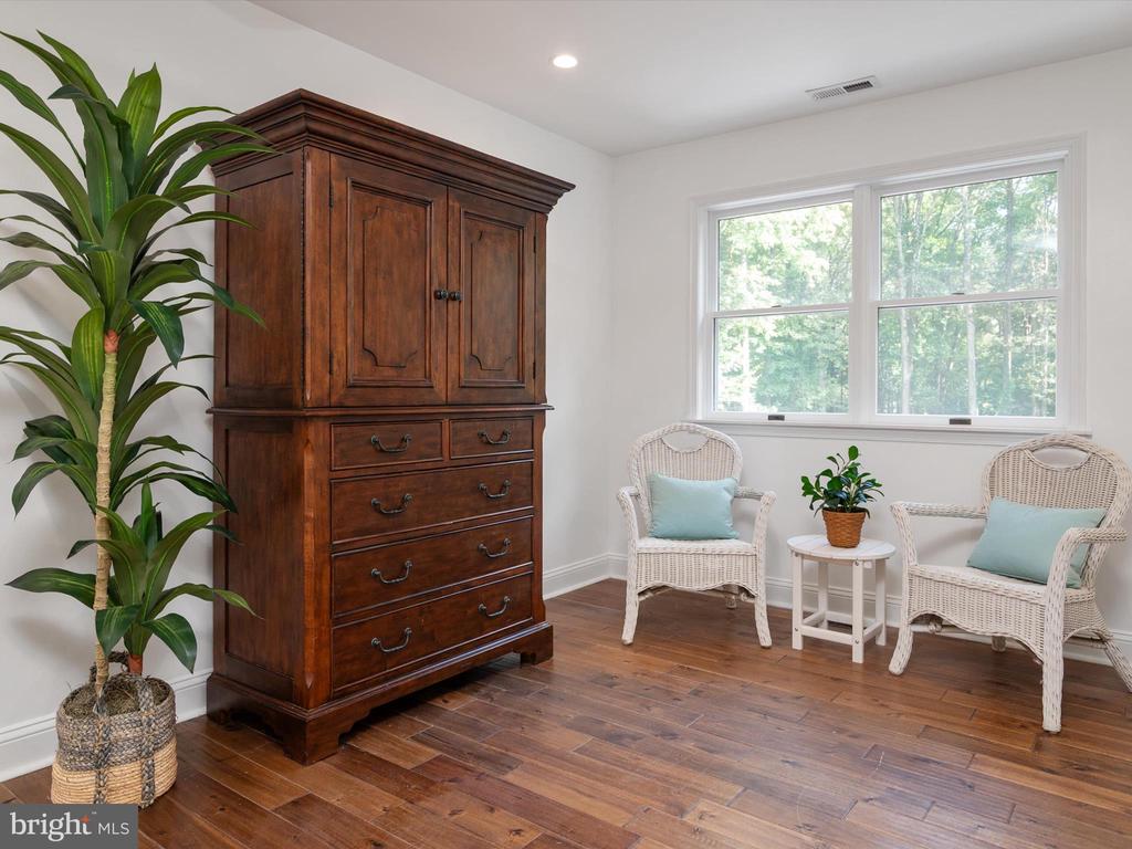 6439 MEADOWLARK DRIVE