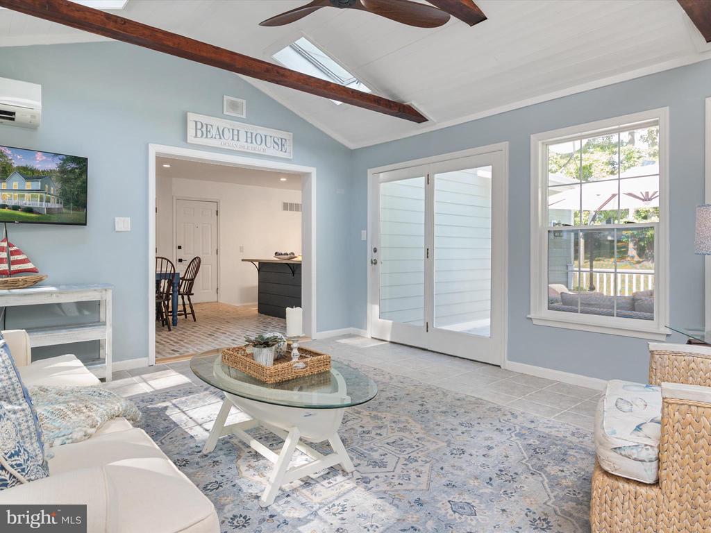 6439 MEADOWLARK DRIVE
