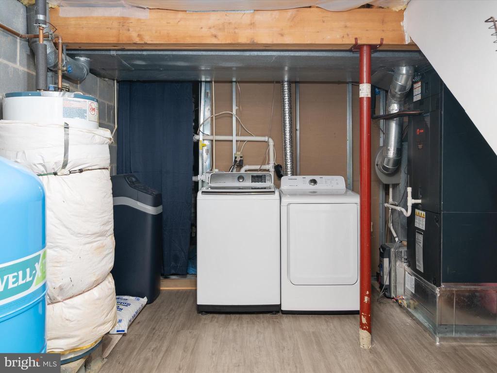6439 MEADOWLARK DRIVE