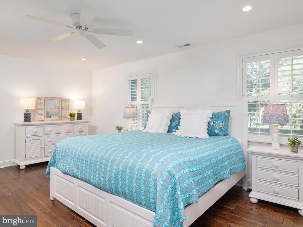6439 MEADOWLARK DRIVE
