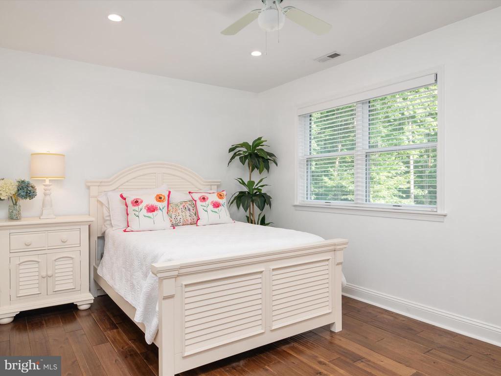 6439 MEADOWLARK DRIVE