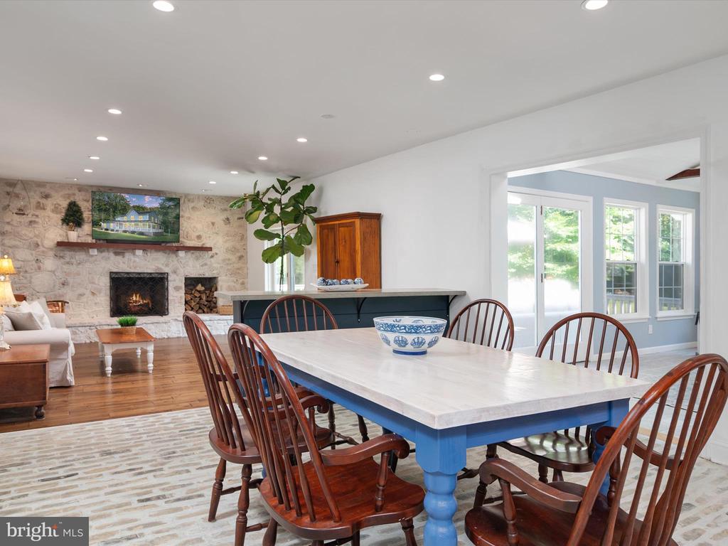 6439 MEADOWLARK DRIVE