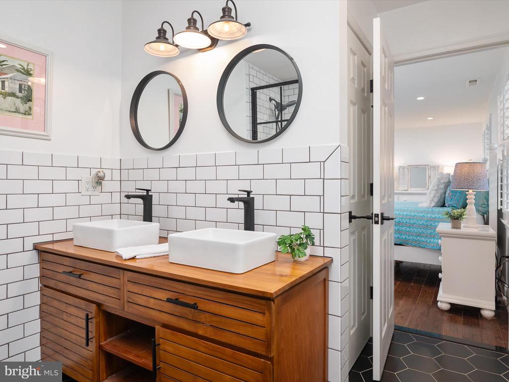 6439 MEADOWLARK DRIVE
