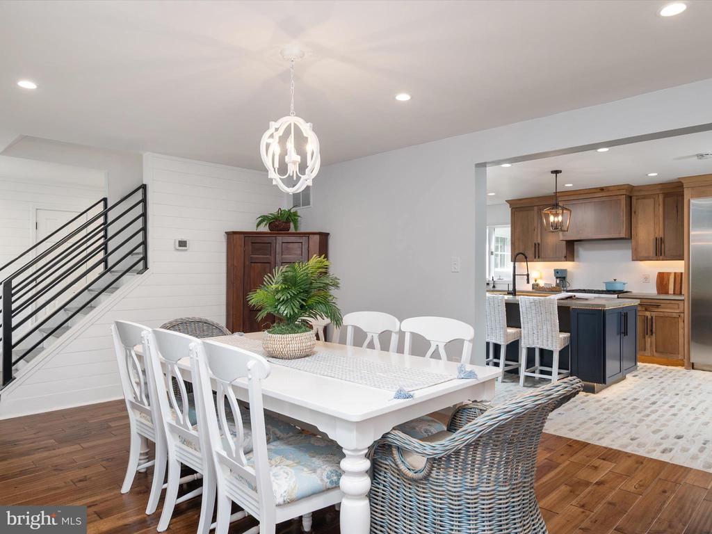 6439 MEADOWLARK DRIVE