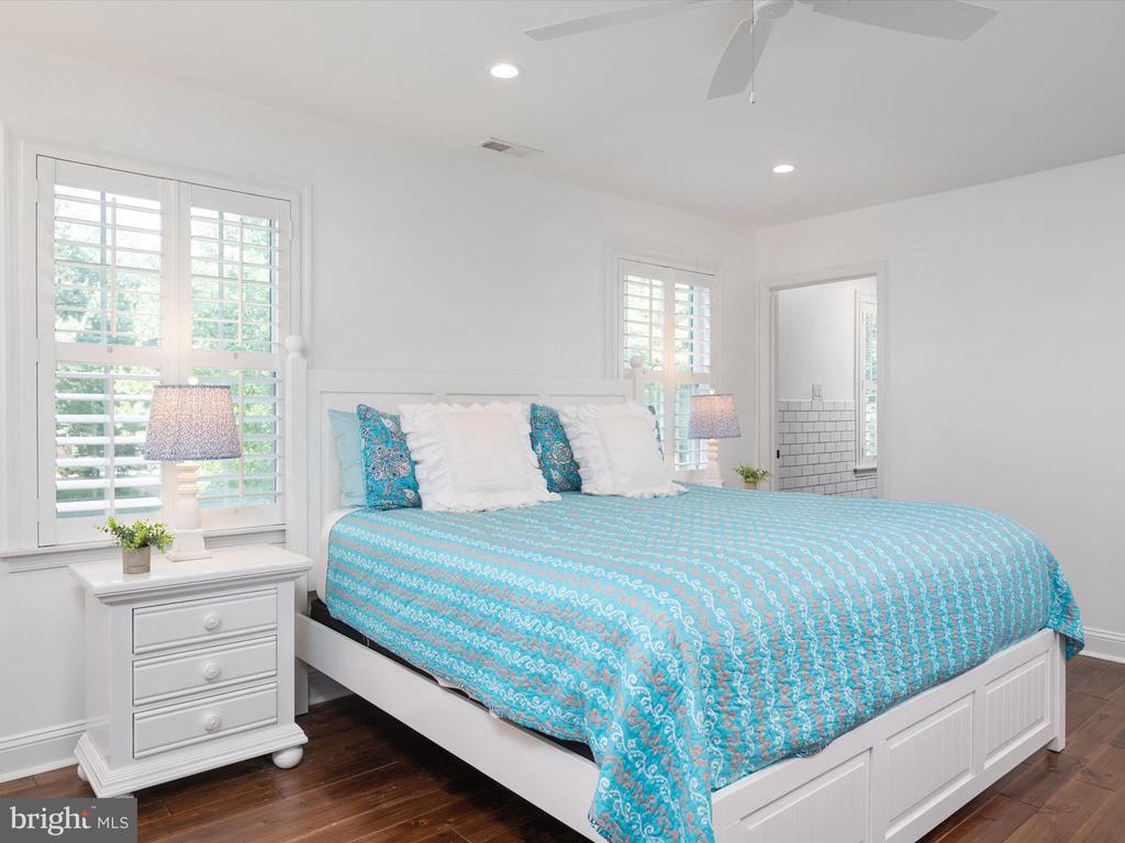 6439 MEADOWLARK DRIVE