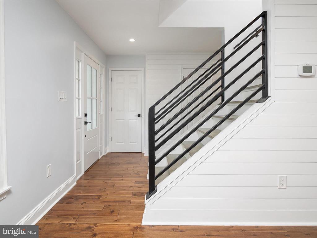 6439 MEADOWLARK DRIVE