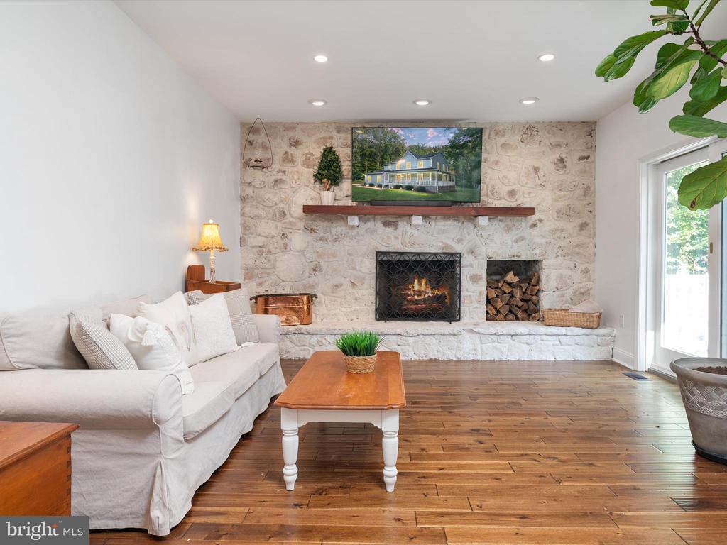 6439 MEADOWLARK DRIVE