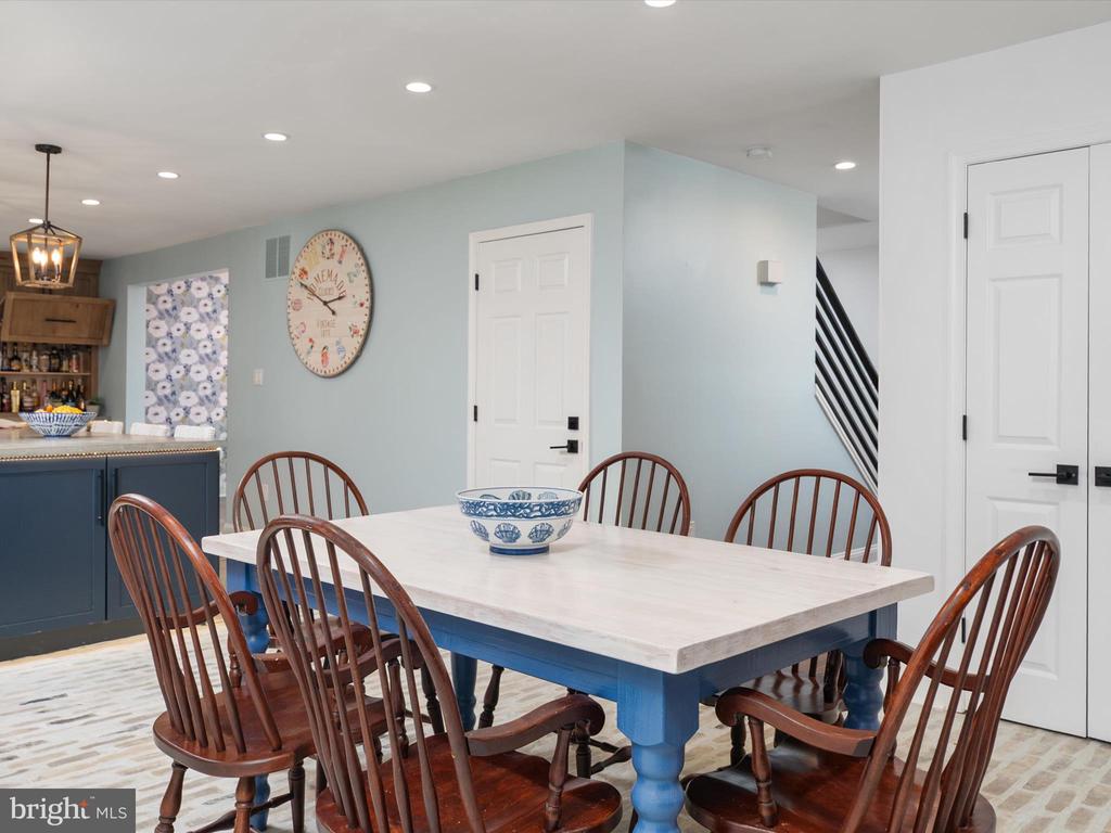 6439 MEADOWLARK DRIVE