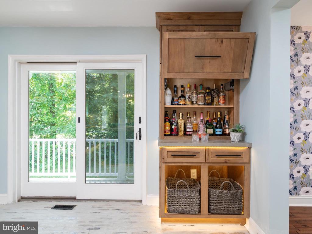 6439 MEADOWLARK DRIVE