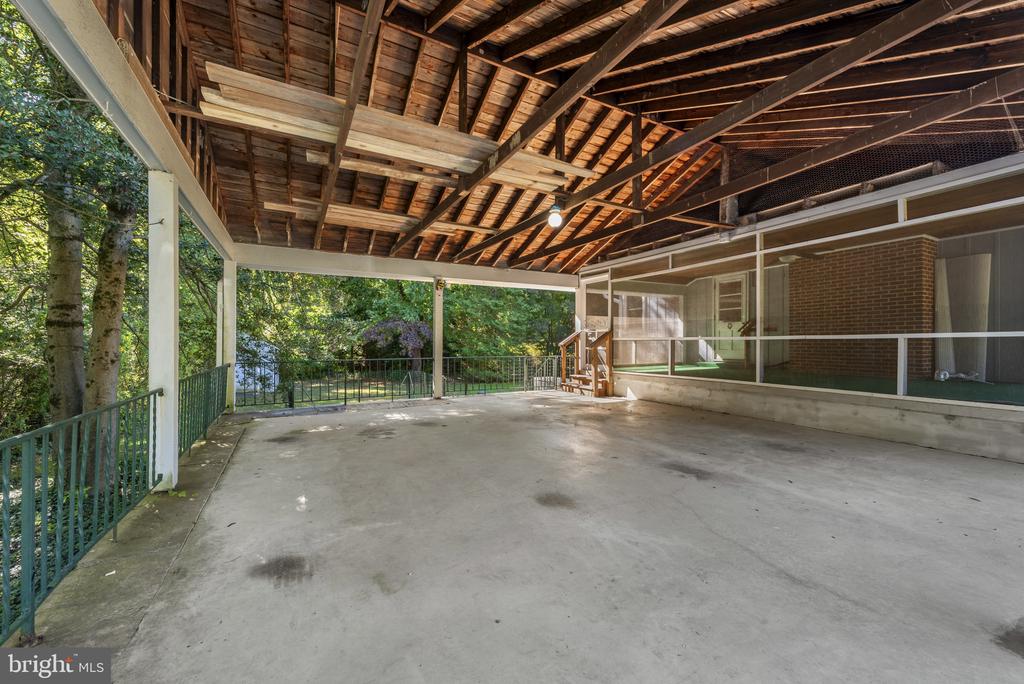 213 CYPRESS CREEK ROAD