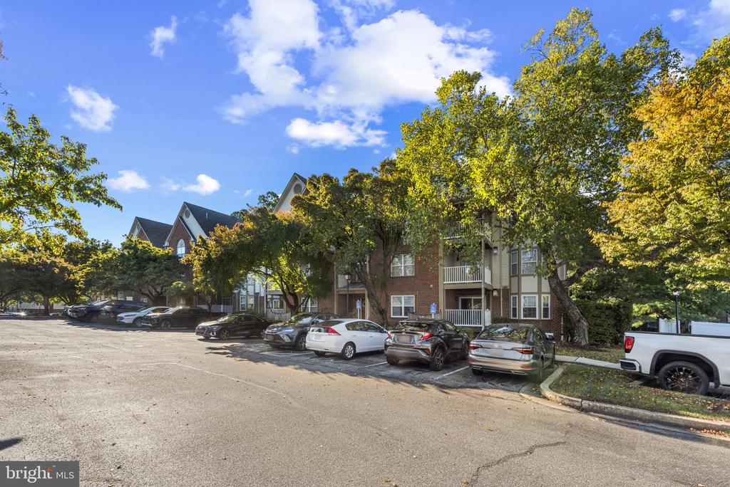 621 ADMIRAL DRIVE Unit: 207