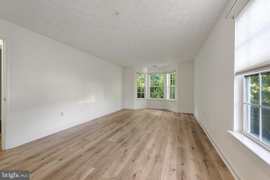 621 ADMIRAL DRIVE Unit: 207