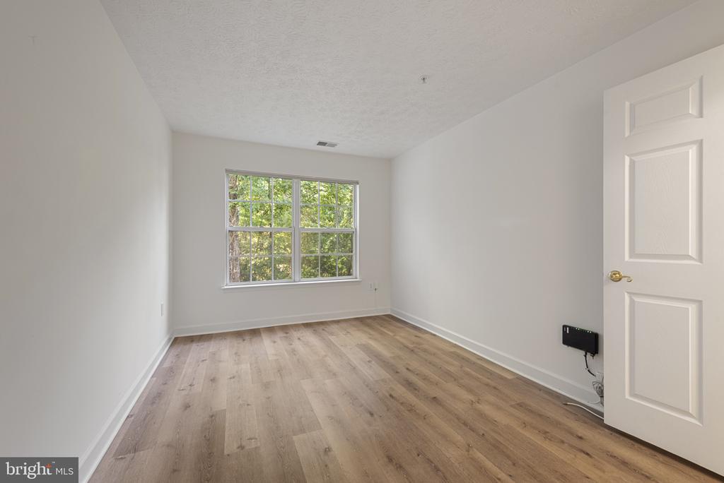 621 ADMIRAL DRIVE Unit: 207