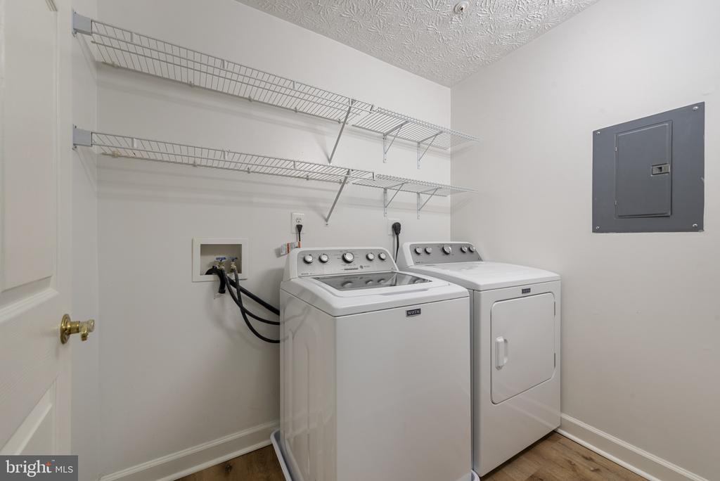 621 ADMIRAL DRIVE Unit: 207