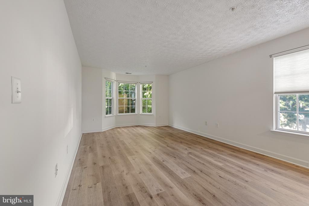 621 ADMIRAL DRIVE Unit: 207