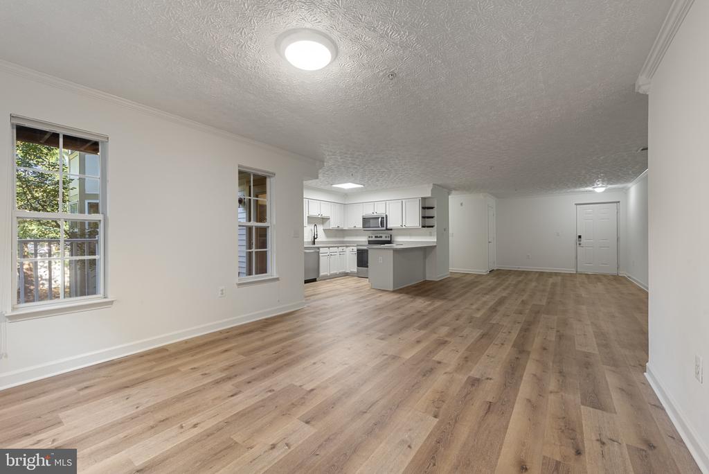 621 ADMIRAL DRIVE Unit: 207