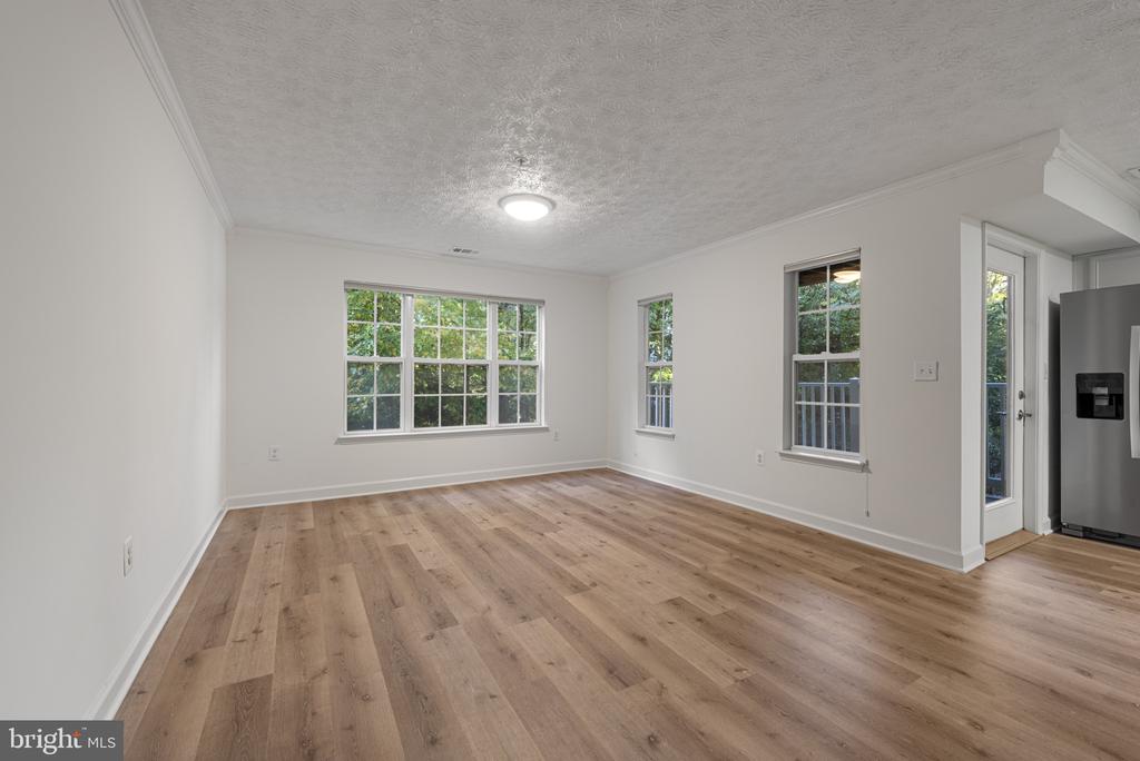 621 ADMIRAL DRIVE Unit: 207