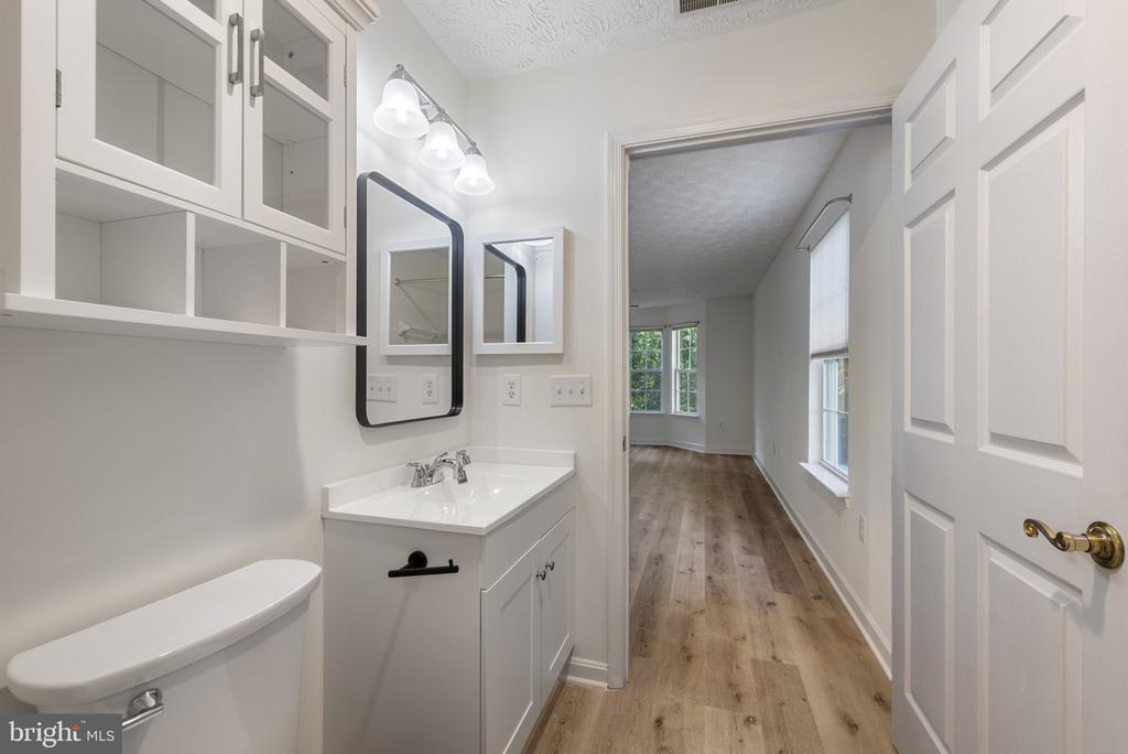 621 ADMIRAL DRIVE Unit: 207