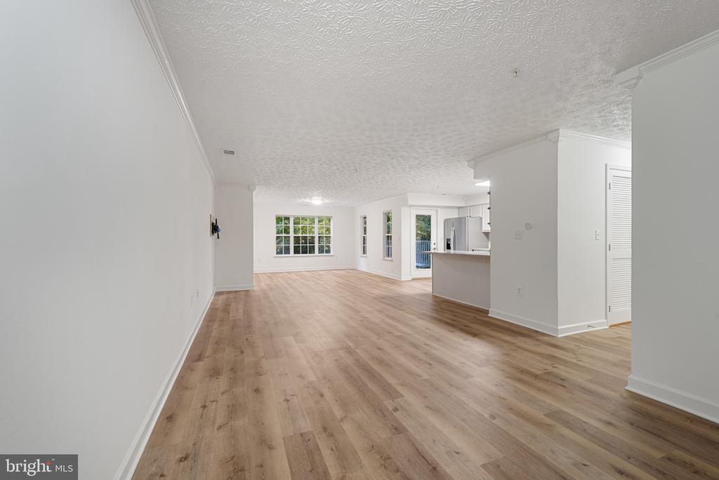 621 ADMIRAL DRIVE Unit: 207