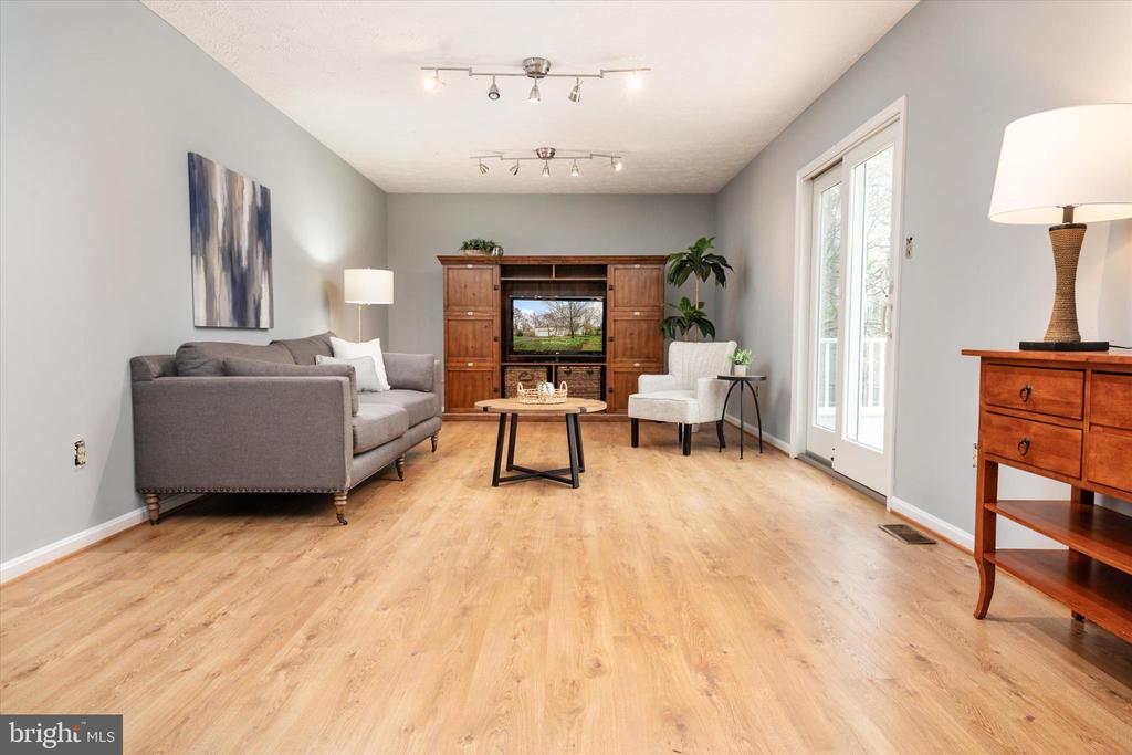 206 ARMSTRONG LANE